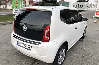 Хэтчбек Volkswagen Up 2015 в Мукачево