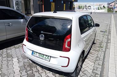 Хэтчбек Volkswagen Up 2014 в Ивано-Франковске