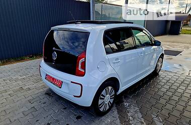 Хэтчбек Volkswagen Up 2014 в Луцке