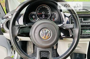Хетчбек Volkswagen Up 2014 в Городку