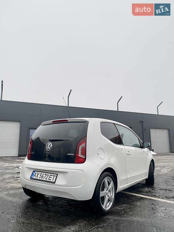 Хэтчбек Volkswagen Up 2012 в Харькове