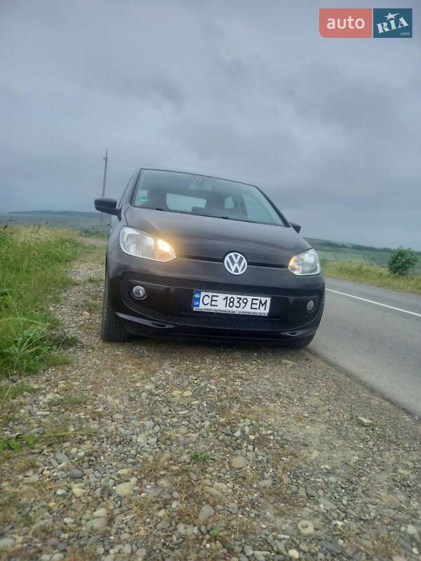 Хэтчбек Volkswagen Up 2014 в Черновцах