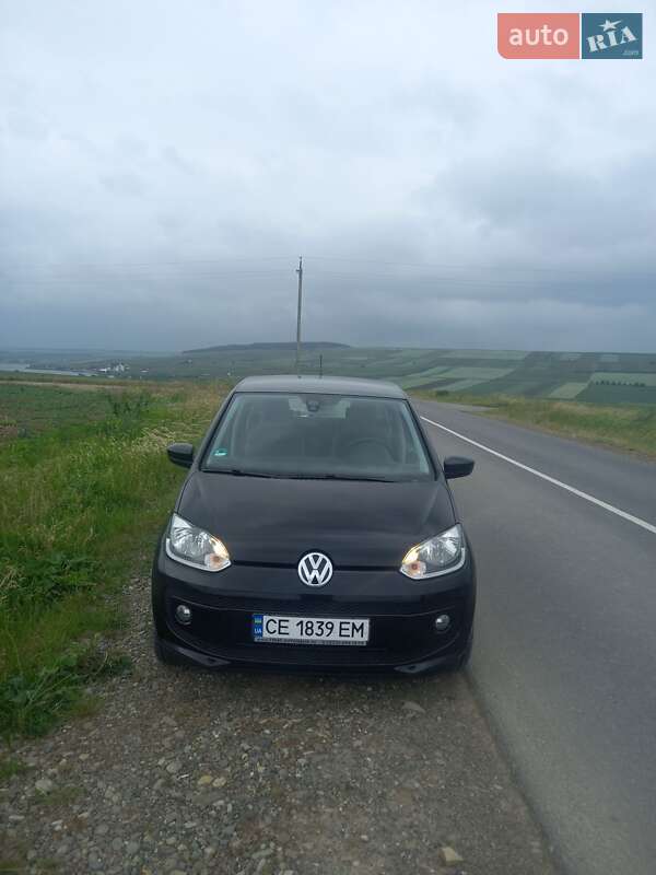 Хэтчбек Volkswagen Up 2014 в Черновцах