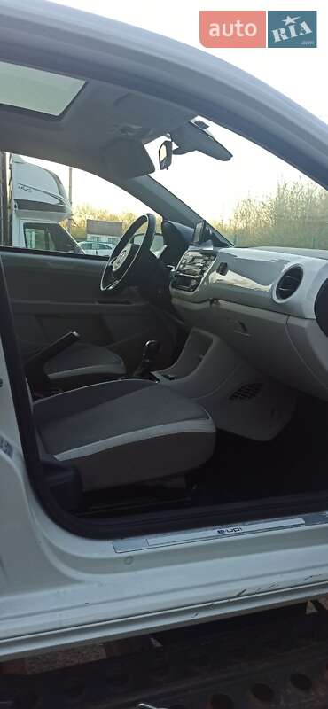 Хэтчбек Volkswagen Up 2013 в Одессе