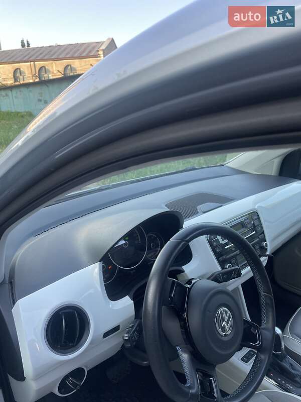 Хэтчбек Volkswagen Up 2013 в Одессе