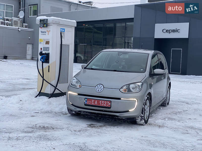 Хетчбек Volkswagen Up 2014 в Житомирі