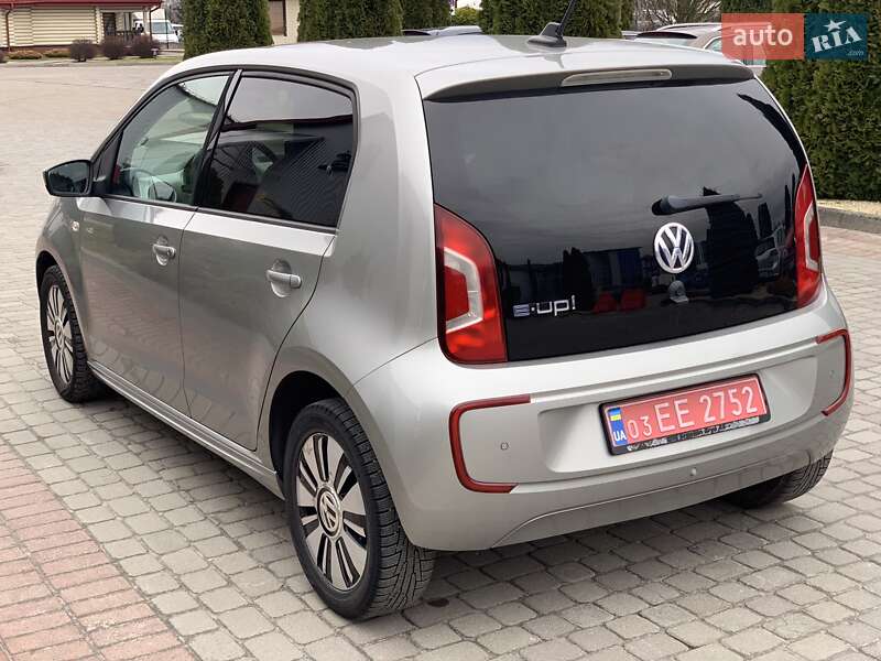 Хетчбек Volkswagen Up 2013 в Городку