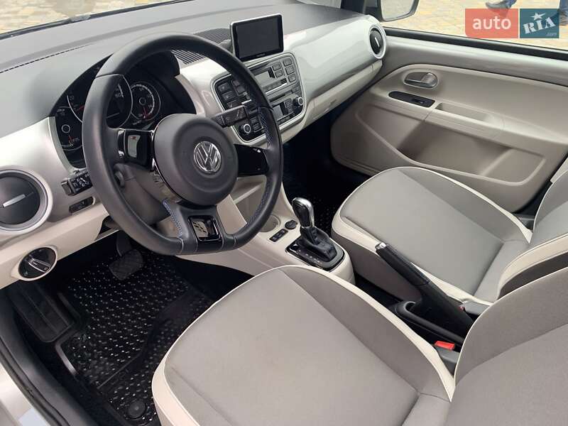Хетчбек Volkswagen Up 2013 в Городку