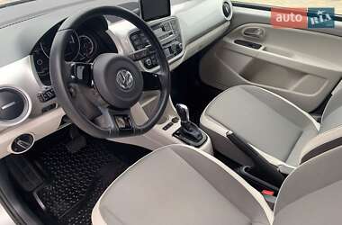 Хэтчбек Volkswagen Up 2013 в 