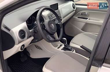 Хэтчбек Volkswagen Up 2013 в 