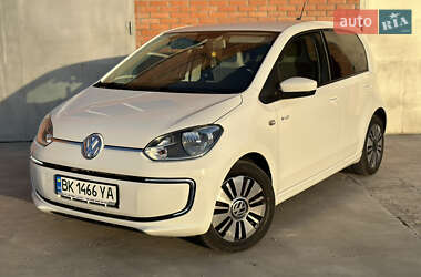 Хэтчбек Volkswagen Up 2016 в Сарнах