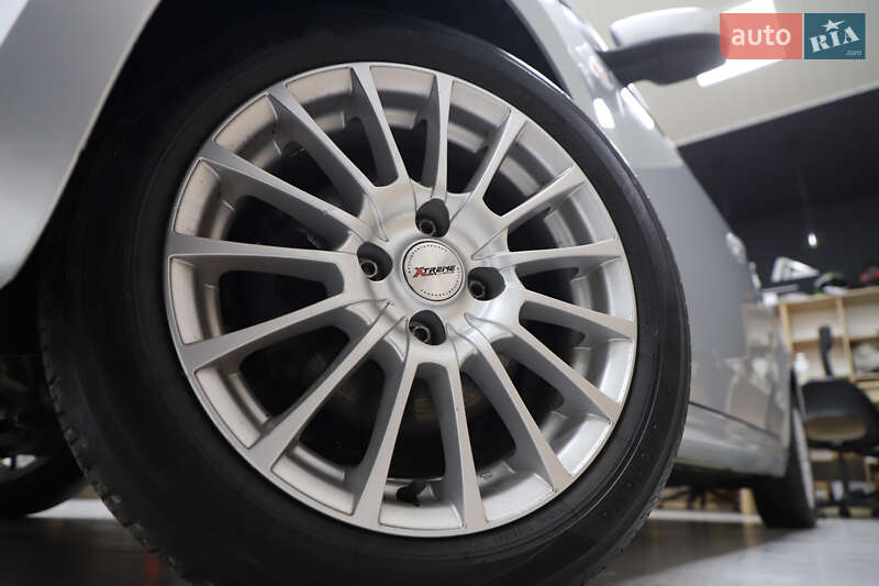 Хэтчбек Volkswagen Up 2014 в Дрогобыче