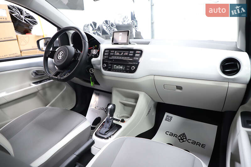 Хэтчбек Volkswagen Up 2014 в Дрогобыче