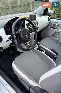 Хэтчбек Volkswagen Up 2014 в 