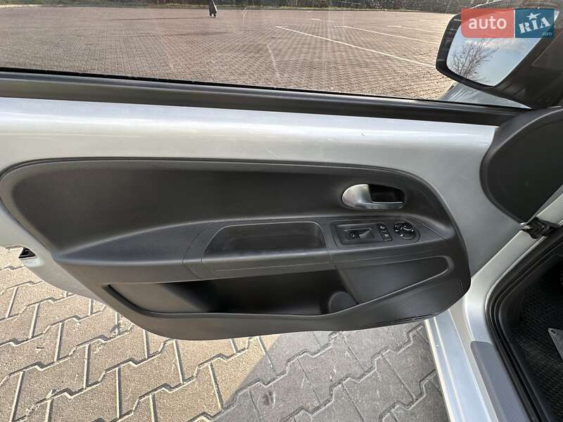 Хэтчбек Volkswagen Up 2014 в Киеве