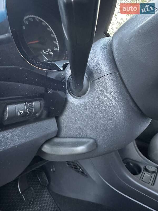 Хэтчбек Volkswagen Up 2014 в Киеве