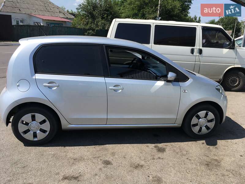 Хэтчбек Volkswagen Up 2014 в Киеве