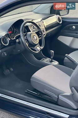 Хетчбек Volkswagen Up 2013 в 