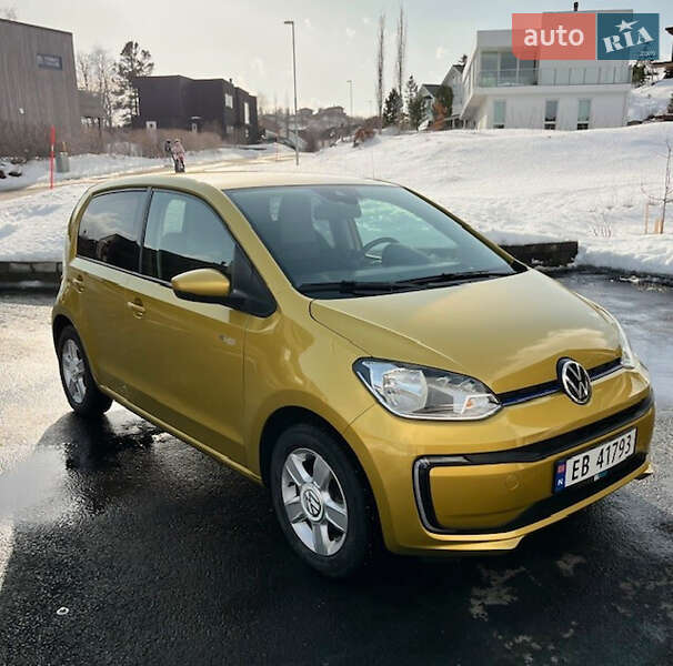 Хэтчбек Volkswagen Up 2020 в Киеве