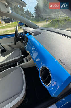 Хэтчбек Volkswagen Up 2014 в 