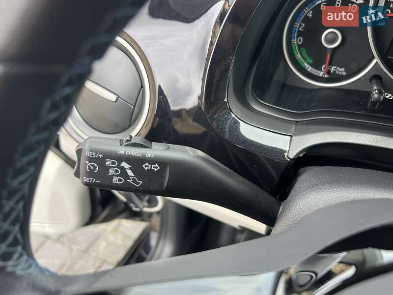 Хэтчбек Volkswagen Up 2016 в Ровно