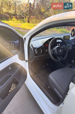 Хэтчбек Volkswagen Up 2012 в 