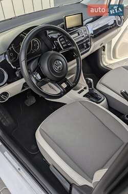 Хэтчбек Volkswagen Up 2015 в 