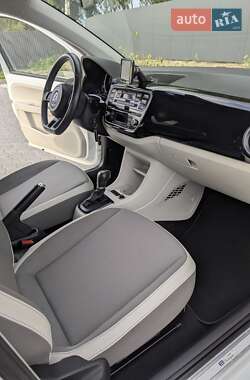 Хэтчбек Volkswagen Up 2015 в 