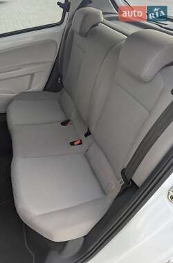 Хэтчбек Volkswagen Up 2015 в 