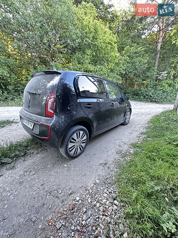 Хетчбек Volkswagen Up 2013 в Львові