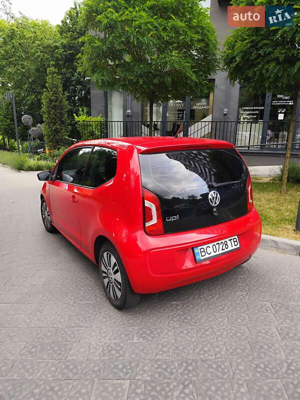 Хэтчбек Volkswagen Up 2011 в Львове