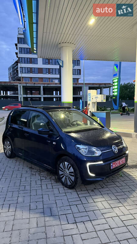 Хэтчбек Volkswagen Up 2013 в Ужгороде