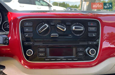 Хэтчбек Volkswagen Up 2012 в 