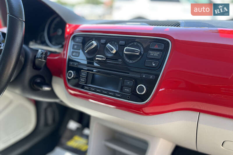 Хэтчбек Volkswagen Up 2012 в Коломые