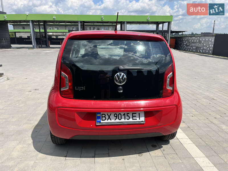 Хэтчбек Volkswagen Up 2011 в Каменец-Подольском