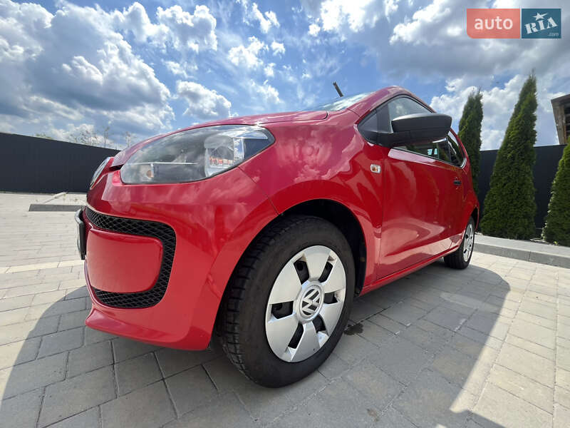 Хэтчбек Volkswagen Up 2011 в Каменец-Подольском