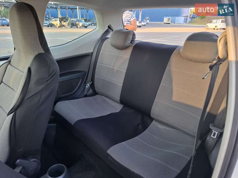 Хэтчбек Volkswagen Up 2013 в Киеве фото 7 Хэтчбек Volkswagen Up 2013 в Киеве