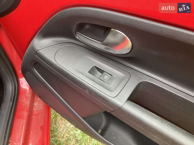 Хэтчбек Volkswagen Up 2013 в Львове