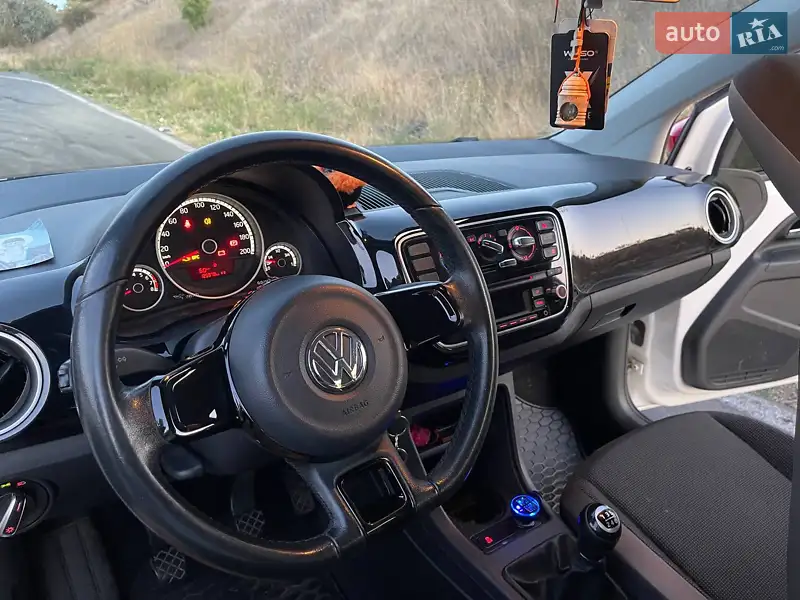Volkswagen Up
