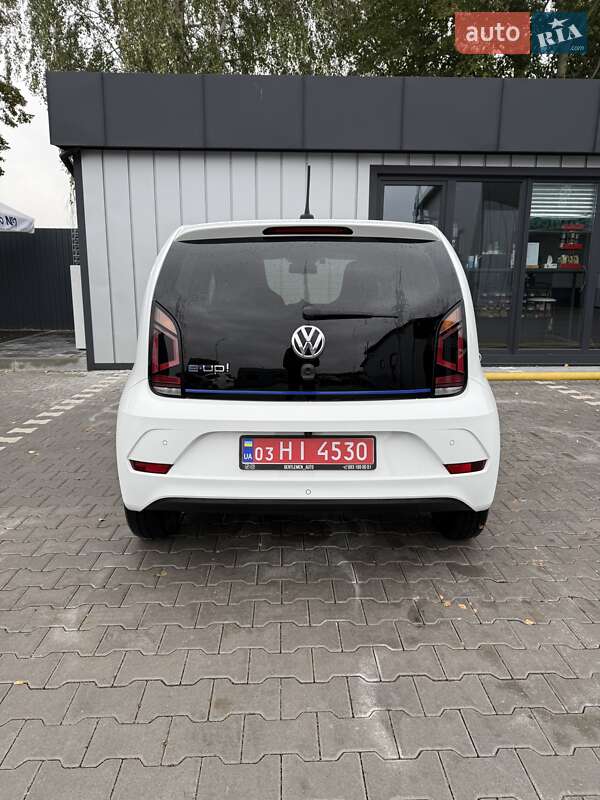 Хэтчбек Volkswagen Up 2017 в Владимире