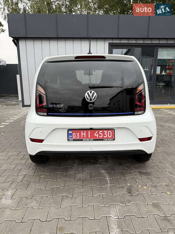 Хэтчбек Volkswagen Up 2017 в Владимире