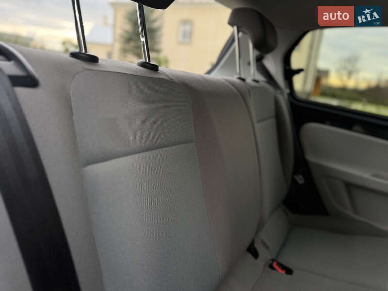 Хэтчбек Volkswagen Up 2015 в Дрогобыче