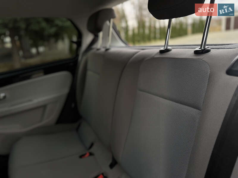 Хэтчбек Volkswagen Up 2015 в Дрогобыче