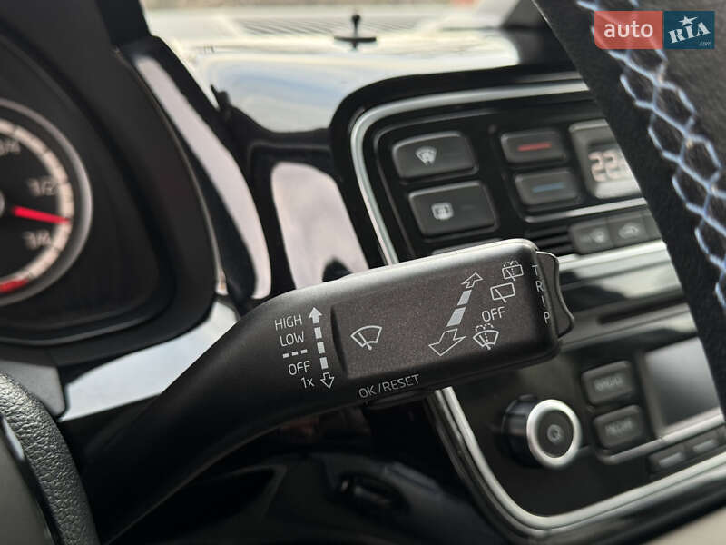 Хэтчбек Volkswagen Up 2015 в Дрогобыче