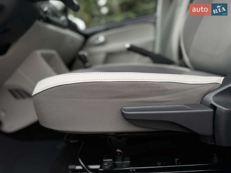 Хэтчбек Volkswagen Up 2015 в Дрогобыче