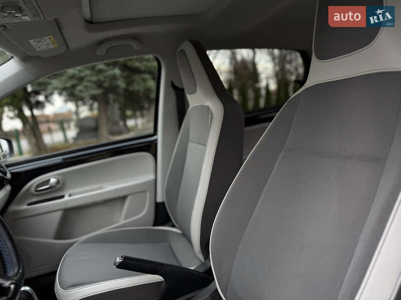 Хэтчбек Volkswagen Up 2015 в Дрогобыче