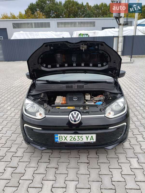 Хэтчбек Volkswagen Up 2014 в Изяславе