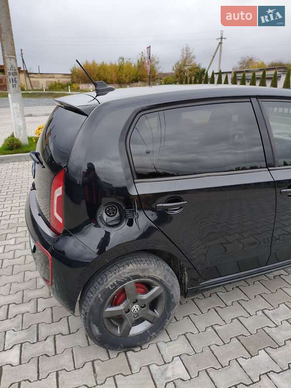 Хэтчбек Volkswagen Up 2014 в Изяславе