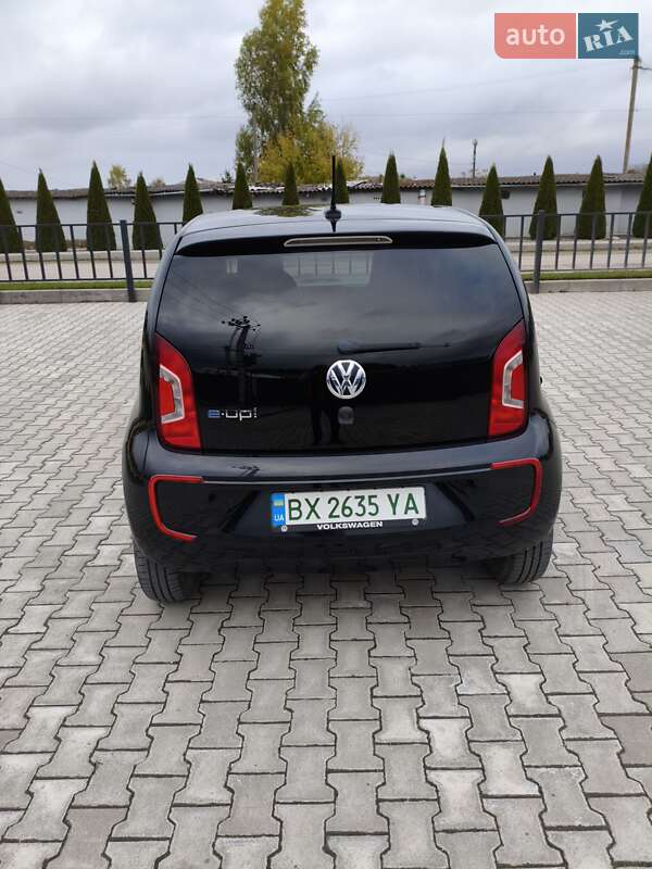 Хэтчбек Volkswagen Up 2014 в Изяславе