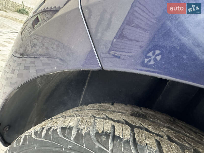 Хетчбек Volkswagen Up 2015 в Тернополі